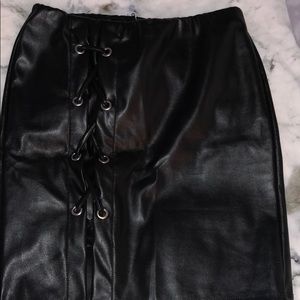 100% polyester skirt perfect condition